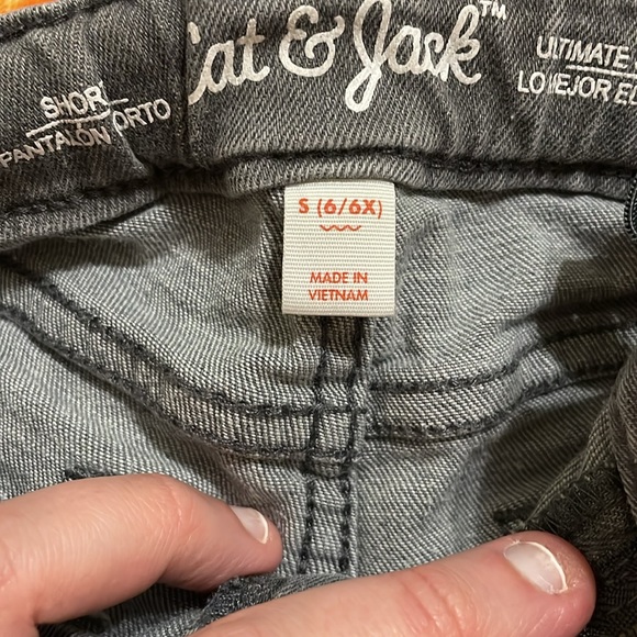 Shorts - Picture 2 of 3